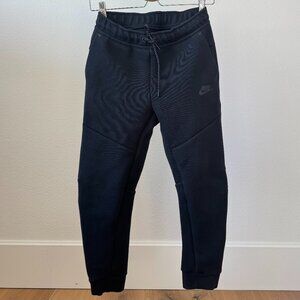 Nike Tech Fleece Youth L Black 2025 Updated Fit Jogger Sweatpants